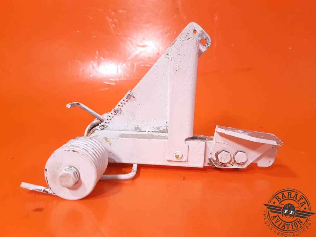 STOP UPLOCK ASSY RH MAIN LANDING GEAR P/N: 60-810092-14