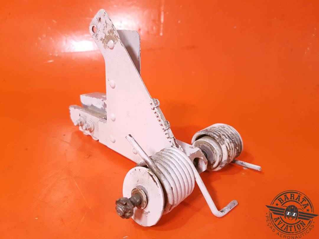 STOP UPLOCK ASSY RH MAIN LANDING GEAR P/N: 60-810092-14