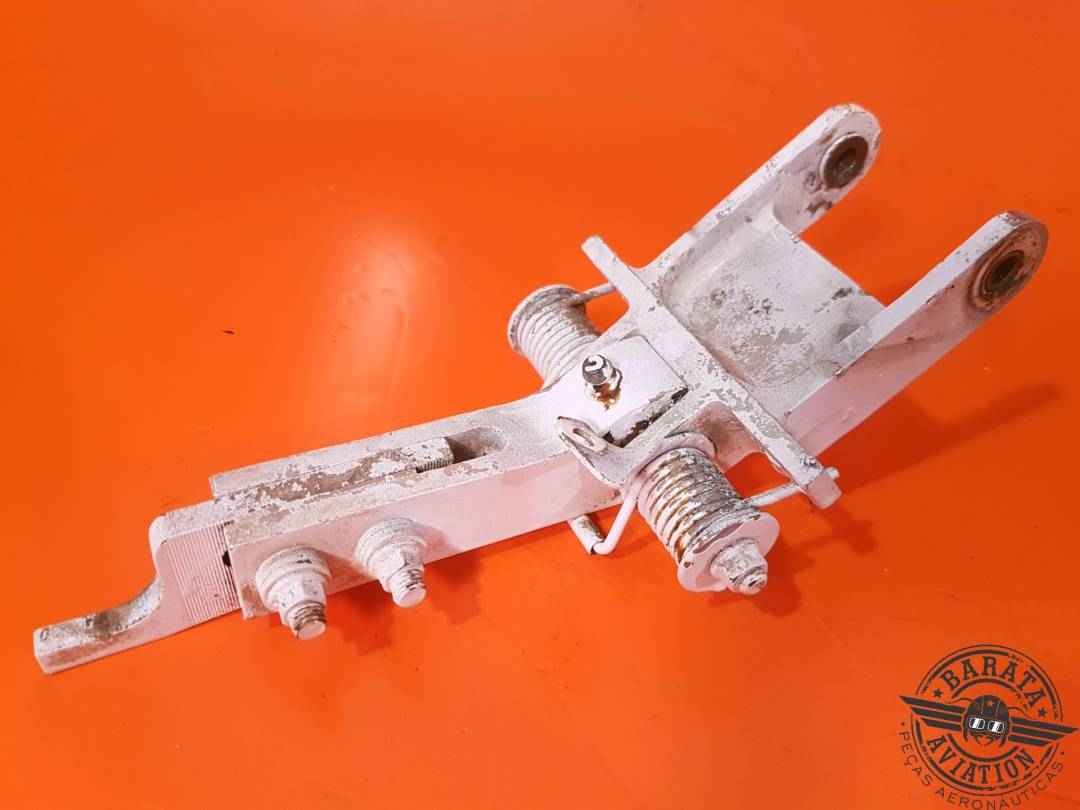 BLOCK DOWN LOCK GEAR ASSY RH MAIN LANDING GEAR - INCLUDED: SUPPORT P/N 60-810083-5 P/N: 60-810086-2