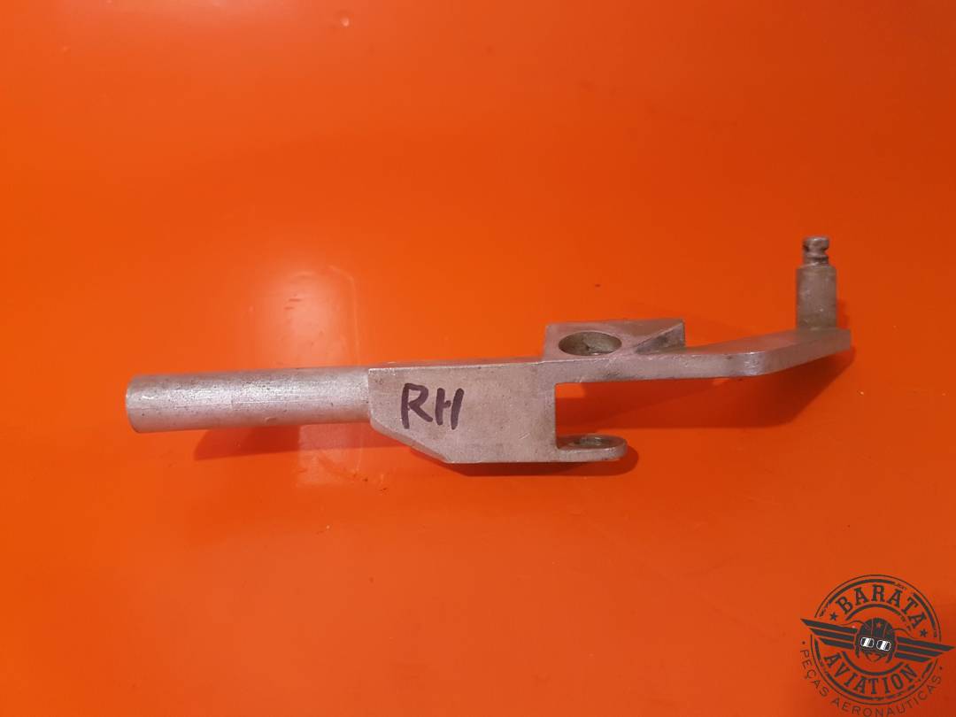 38108-00 PIPER R/H NOSE GEAR DOOR ARM