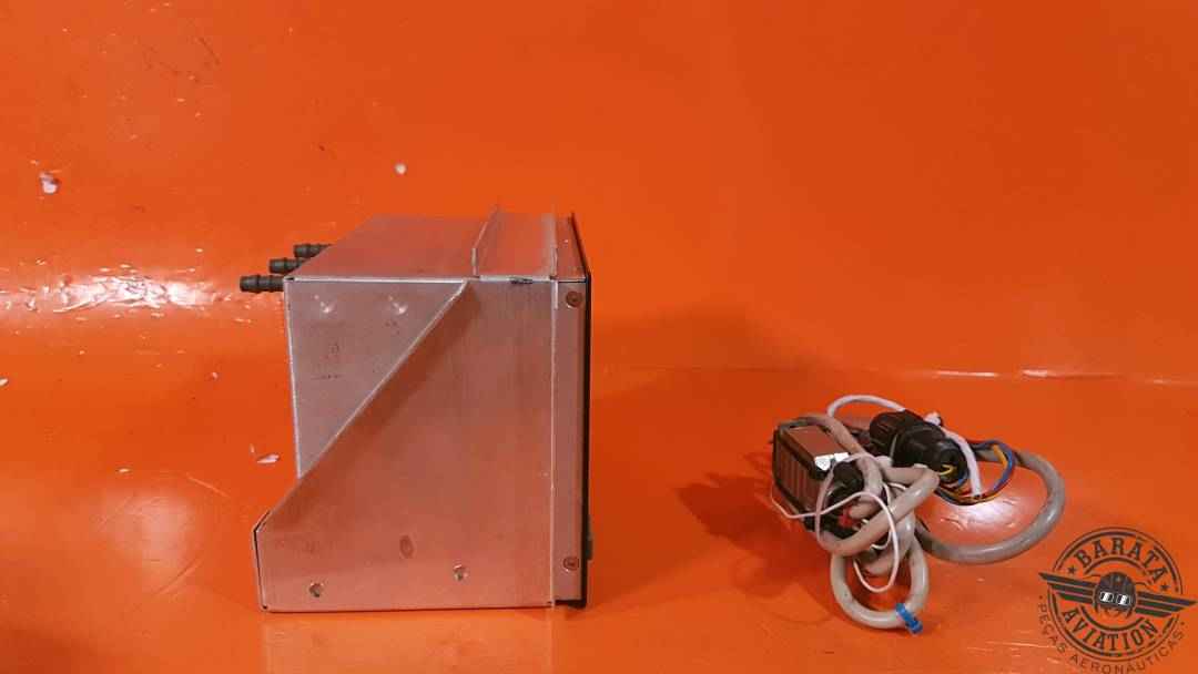 100488-001 Dynon EFIS-D100 Electronic Flight Information System - 10/30 vdc