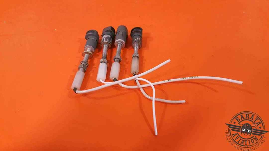 CESSNA KIT OF POST LIGHTS CONTAINS 4 PIECES P/N: CM2990G1