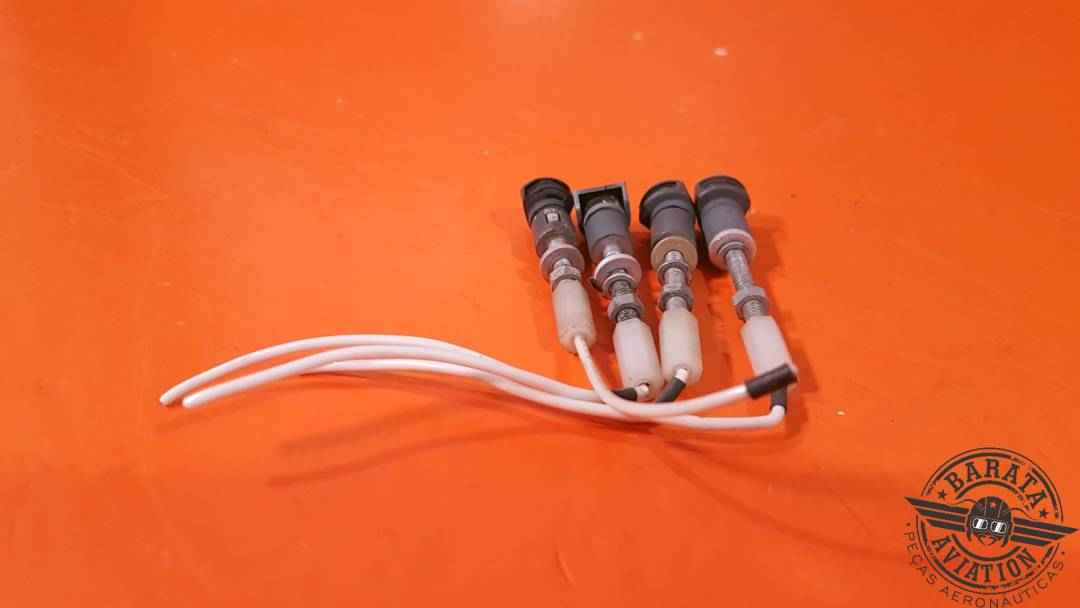 CESSNA AIRCRAFT KIT OF 4 POST LIGHTS P/N: CM2990G1