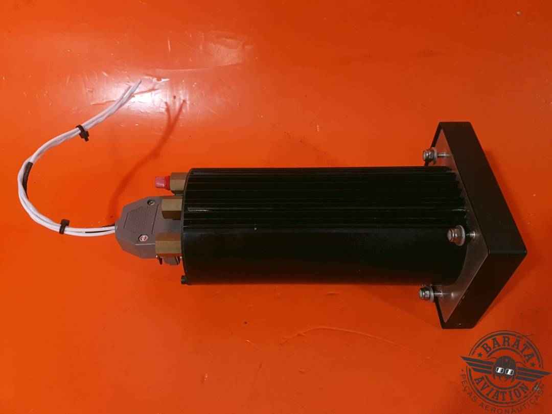 100321-000  DYNON AVIONICS EFIS-D10A  10-30VDC W/ CONNECTOR * FALTANDO UM BOTÃO