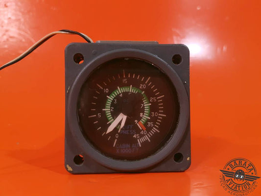 UNITED INSTRUMENTS CABIN ALTITUDE DIFFERENTIAL PRESSURE GAUGE P/N 3001-J14