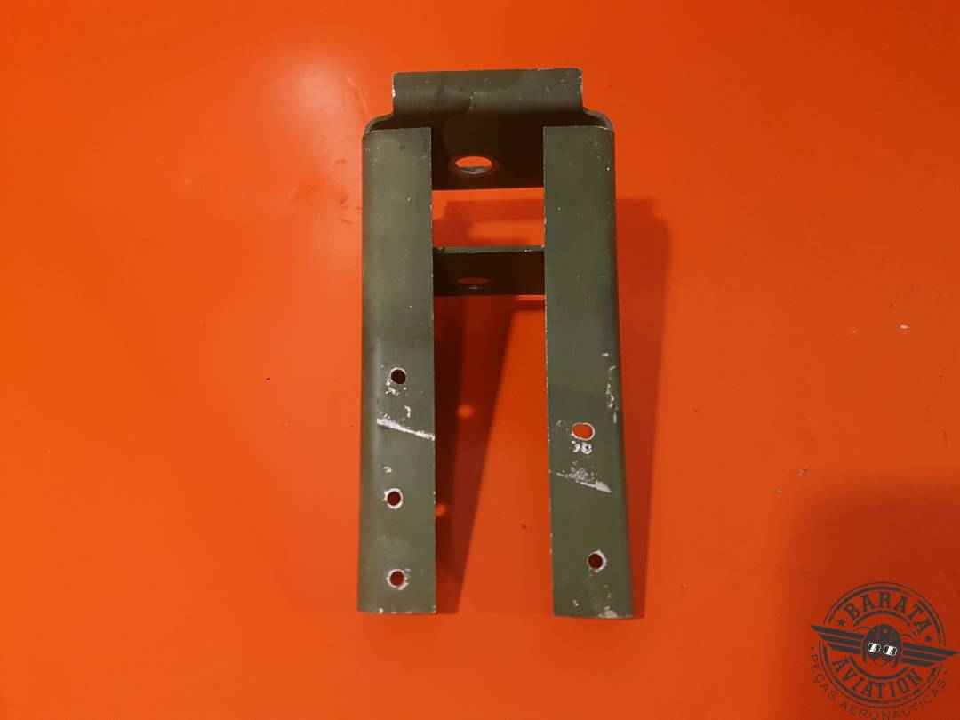 5512040-36 CESSNA BRACKET - R/H