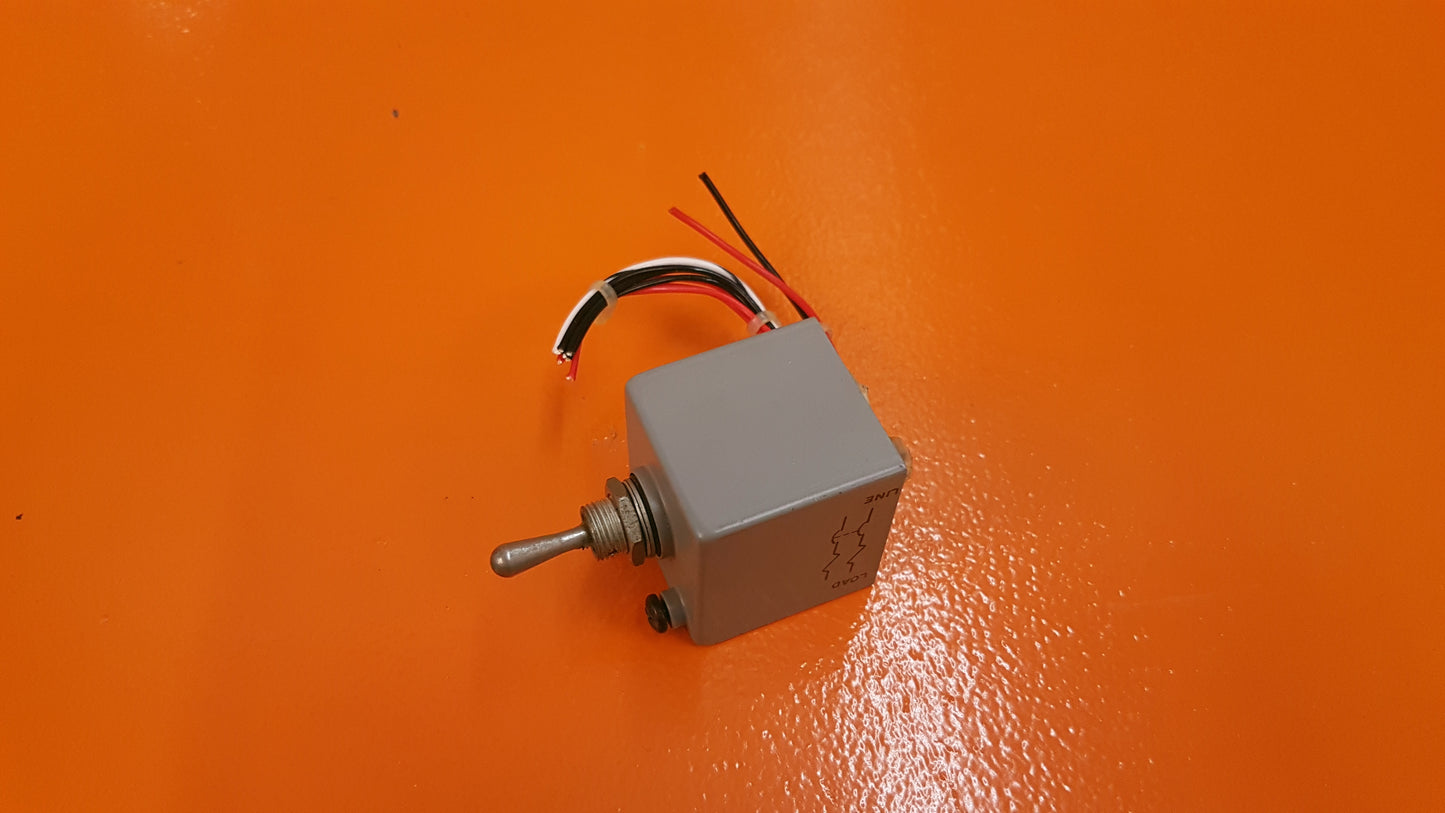 M39019/03-310 Airpax Hydraulic Magnetic Circuit Breaker