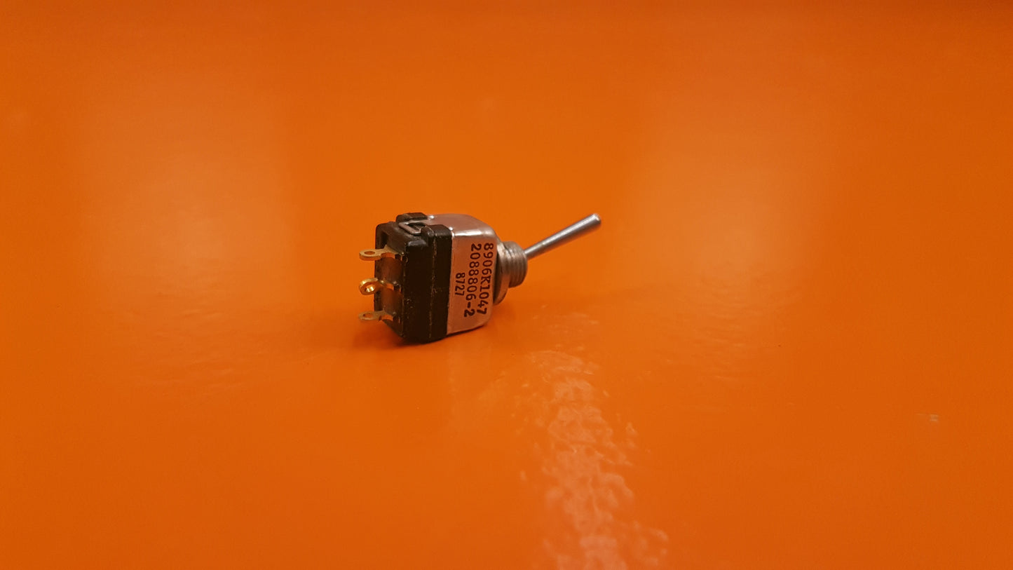 8906K1047 FAB Toggle Switch