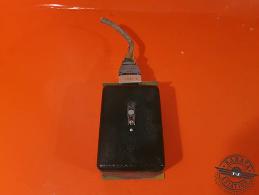 2418074-15 Conjunto de caja de relés Learjet con conector