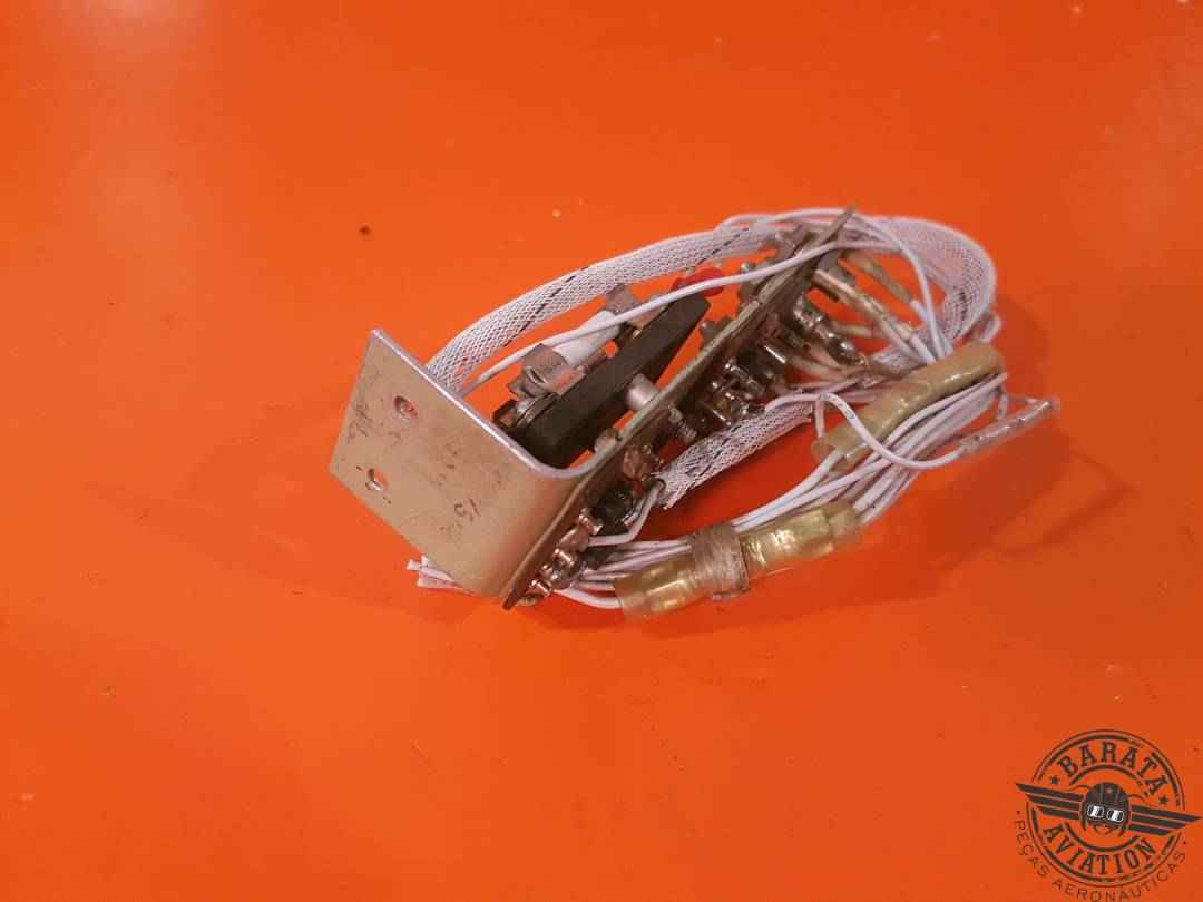 4522 Fuse Block Holder Assy