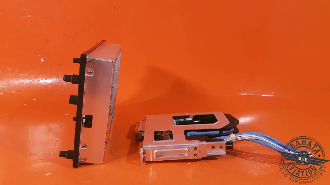 011-00916-10 Garmin GDU 1040A Display- w/ adapter and connector - 14/28 vdc