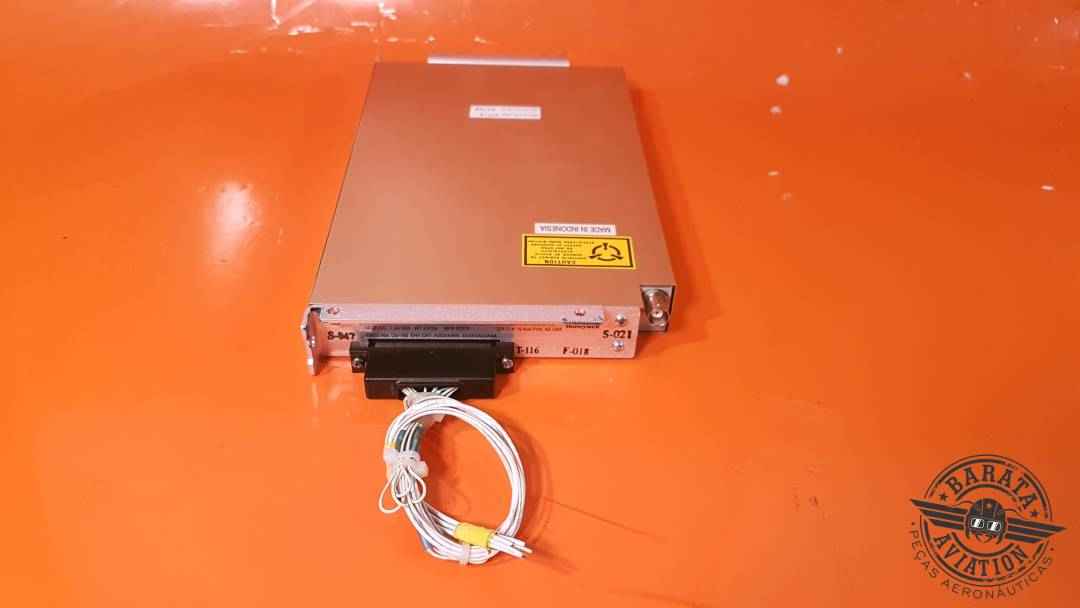 066-1070-01 Bendix King KN-63 DME Transceiver -14/28 vdc - w/ connector