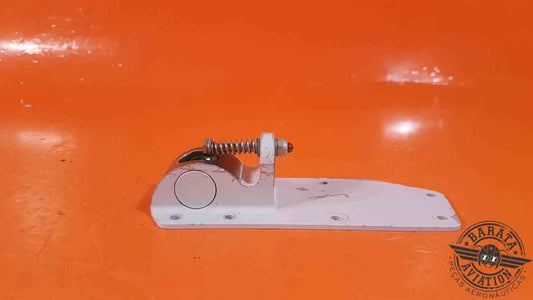SOC422520-503 L/H Inboard Fitting