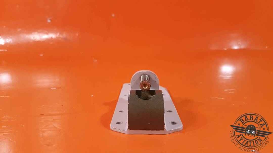 SOC422520-504 R/H Inboard Fitting