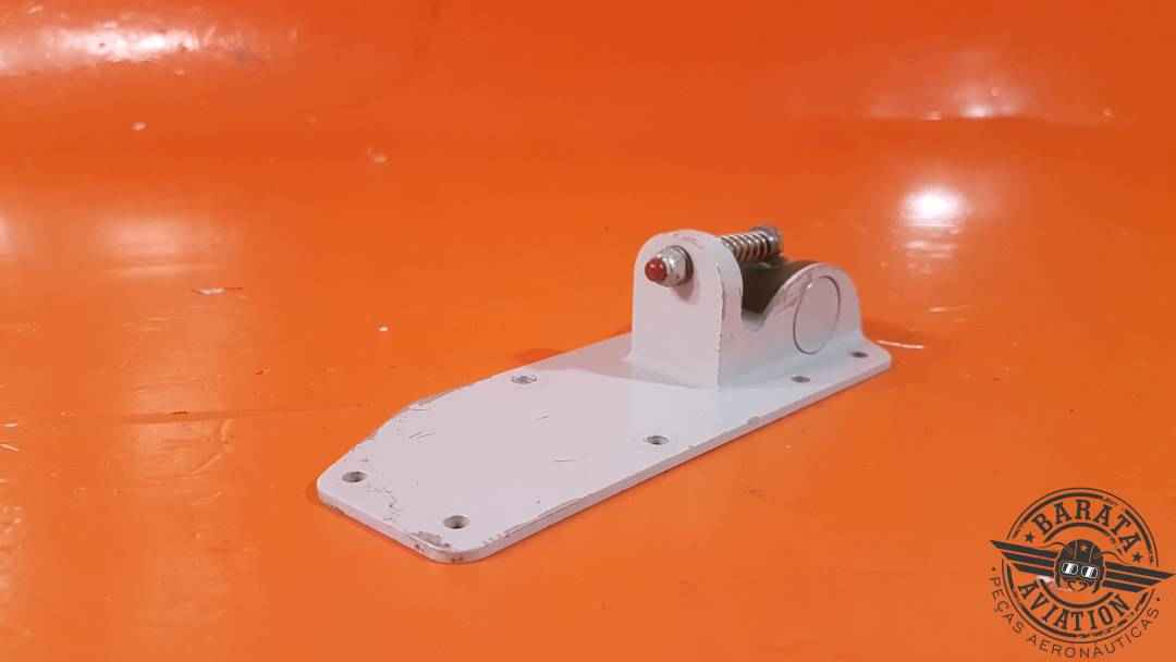 SOC422520-504 R/H Inboard Fitting