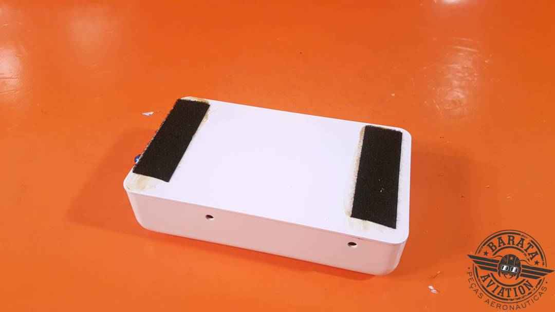 833-610-09 Avox Oxygen Mask Dispensing Container - Passenger