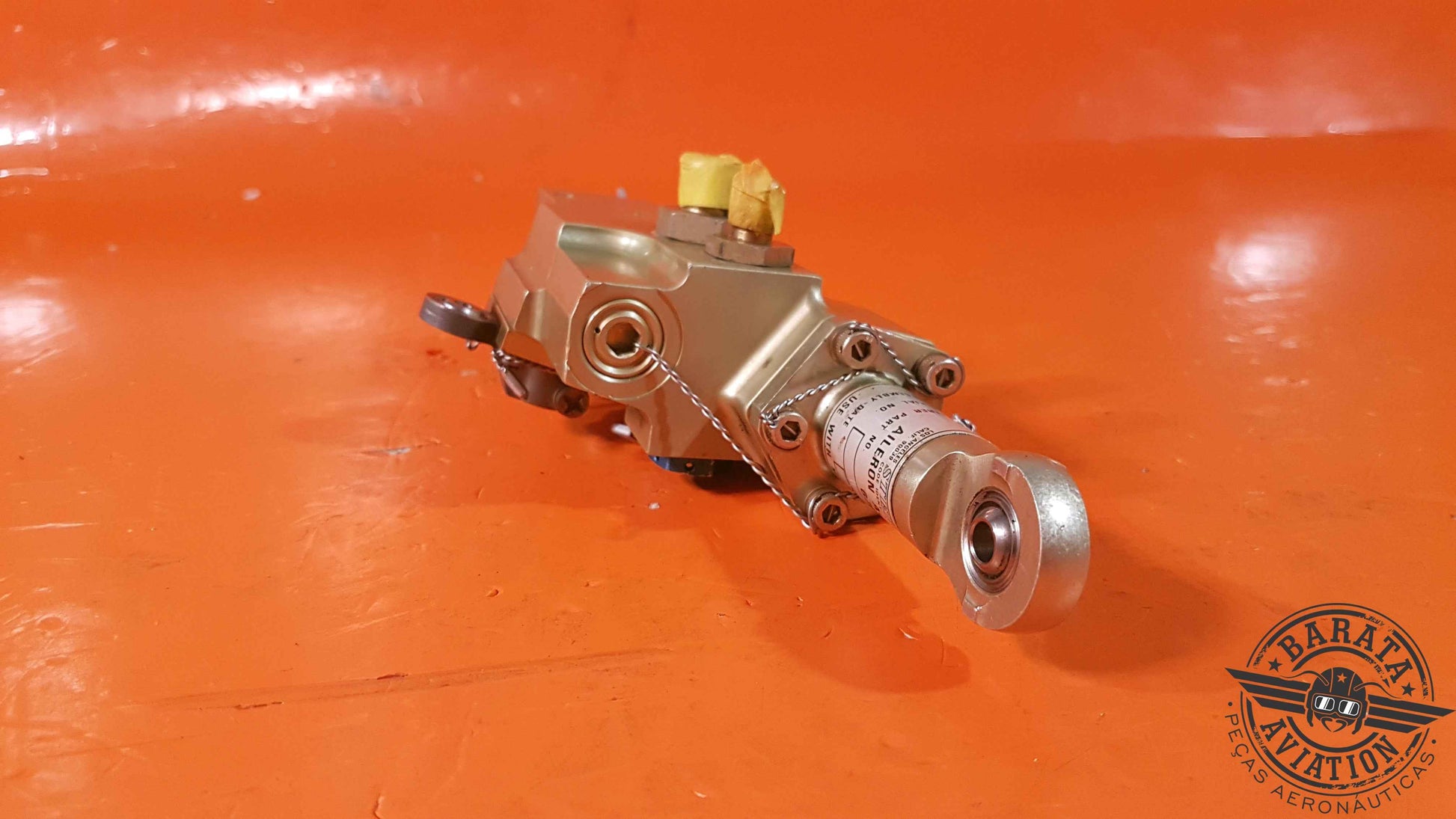 67800-1   Sterer Aileron Actuator Assy