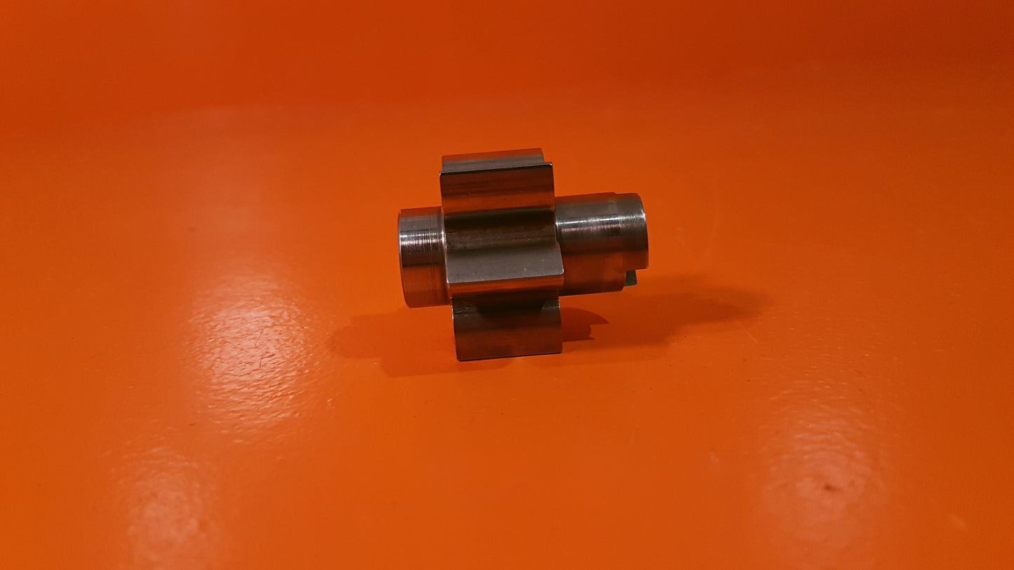 653814 Continental R/H Oil Pump Gear