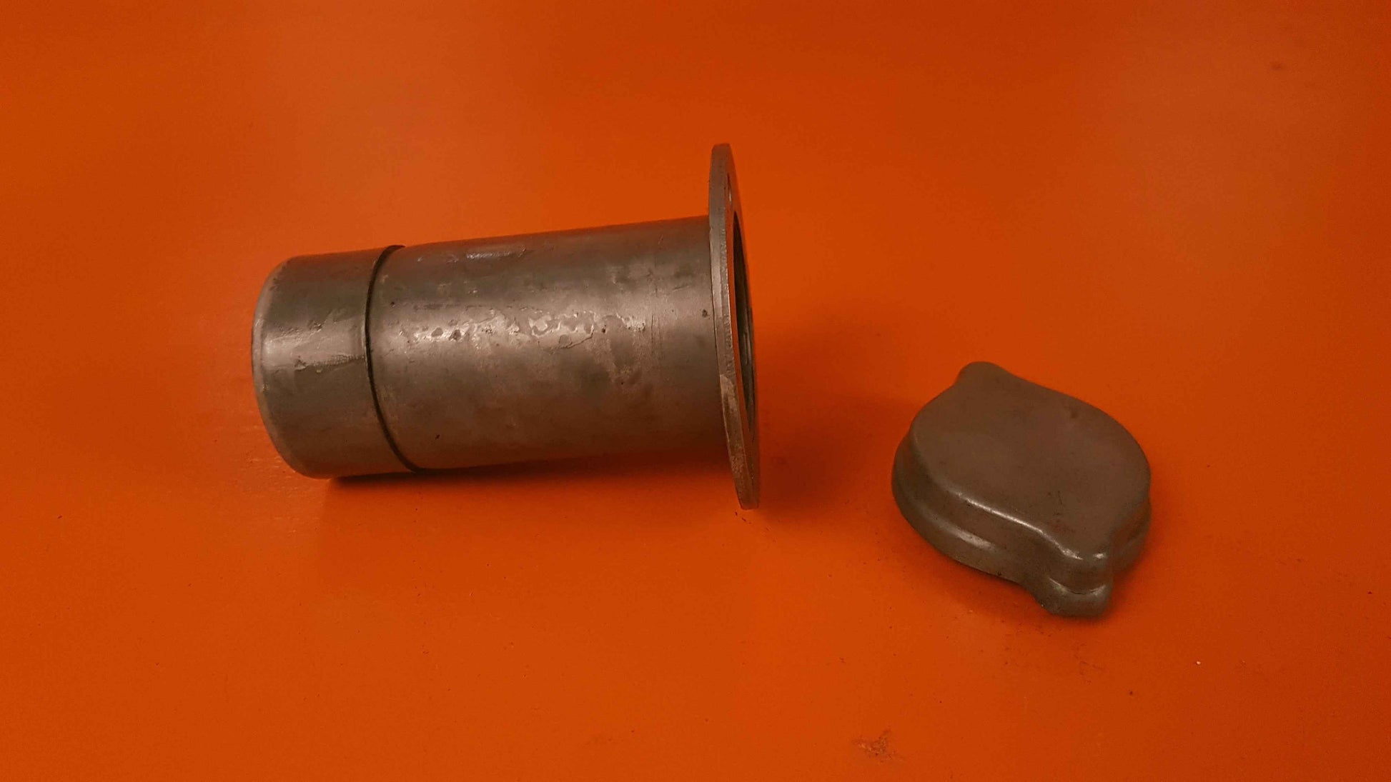 538773 Continental Oil Filler Neck Assembly