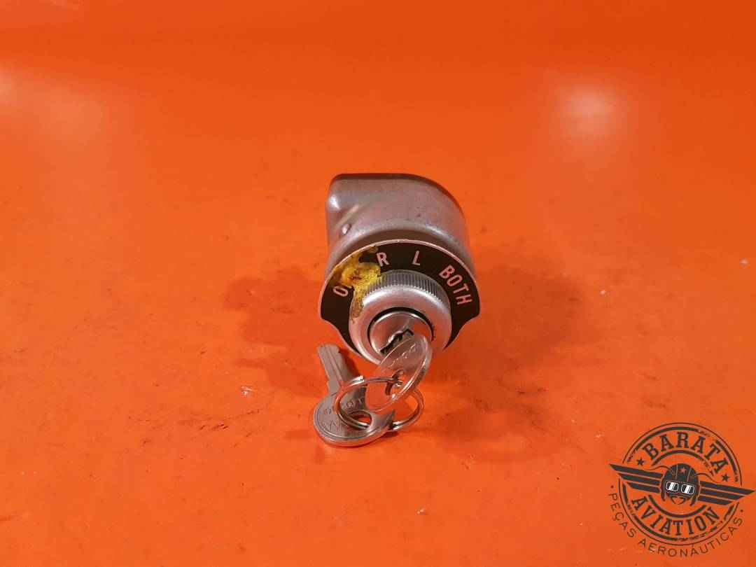 IGNITION SWICHT INCLUDES 2 KEYS P/N: 752 892 