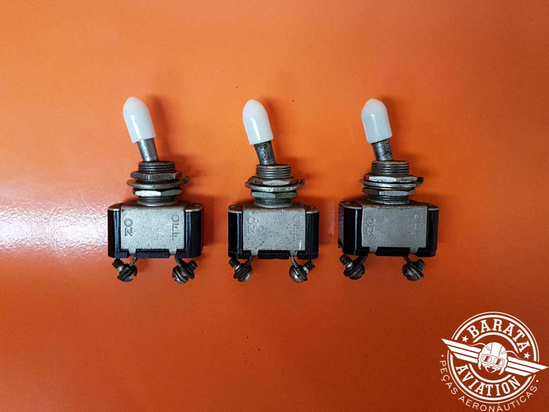8801K13 C-H Set Of 3 Toggle Switch 2 positions