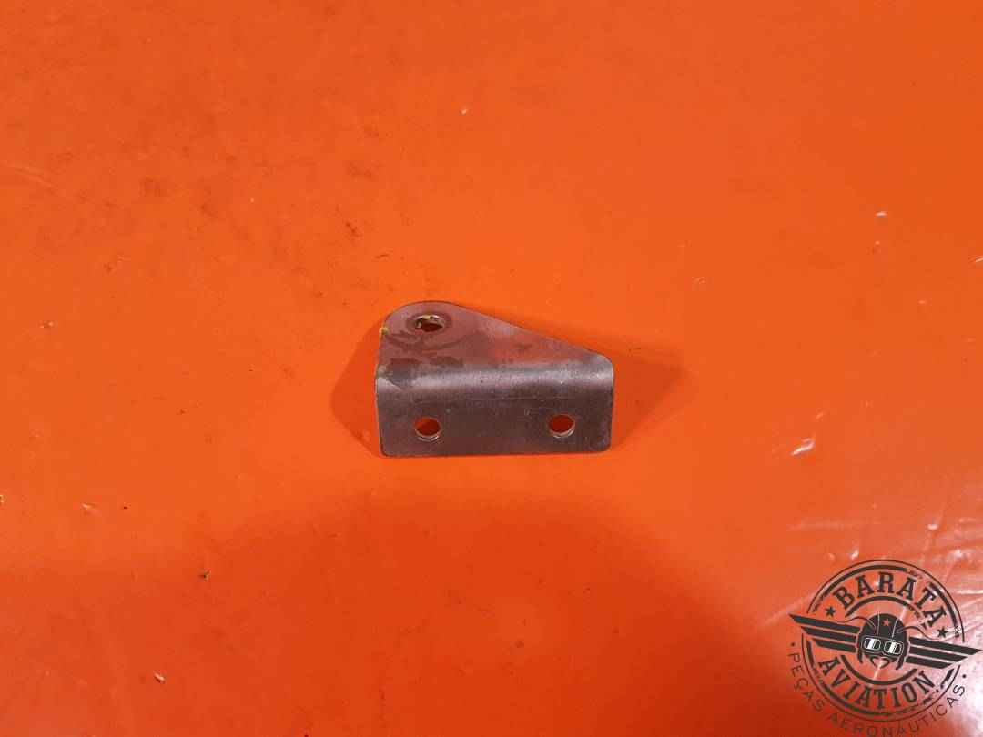 R/H OUTBOARD AND L/H INBOARD SEAT BELT FITTING P/N: 0510205-4