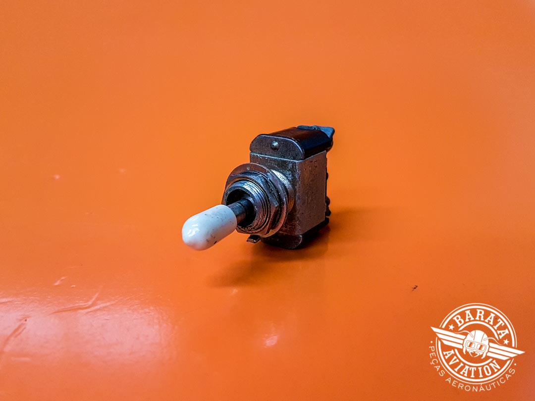 MS35058-27 INTERRUPTOR JBT 3 POSICIONES ENCENDIDO/APAGADO/ENCENDIDO
