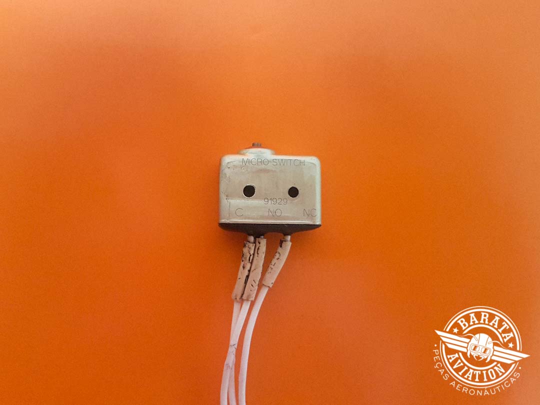CONJUNTO DE INTERRUPTOR DE LÍMITE DE BAJADA DEL TREN DE NARIZ - P/N 67411-03