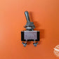 Interruptor - ON/OFF - Kit con 2 unidades P/N MS35058-22