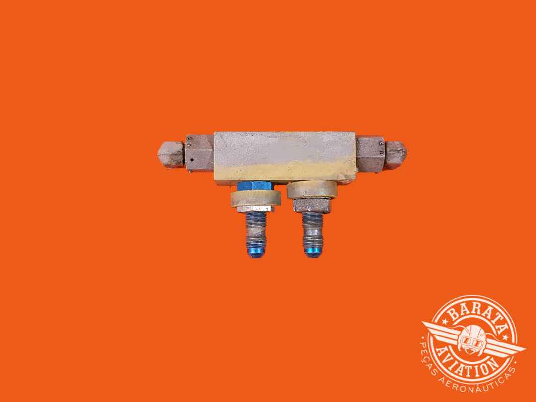 L/H AND R/H SWIVEL FITTING P/N: 5527219-1