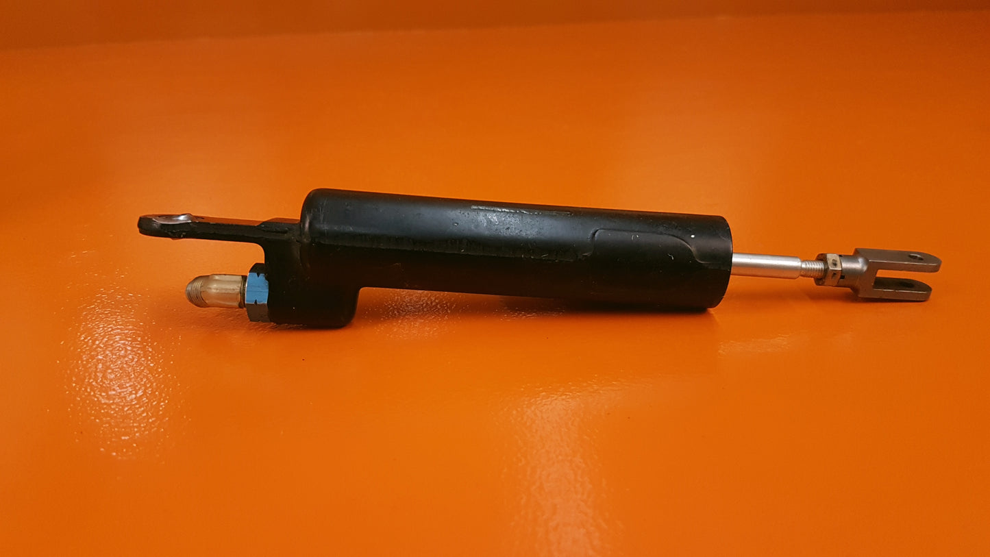 9912050-11 Cessna Master Brake Cylinder Assembly