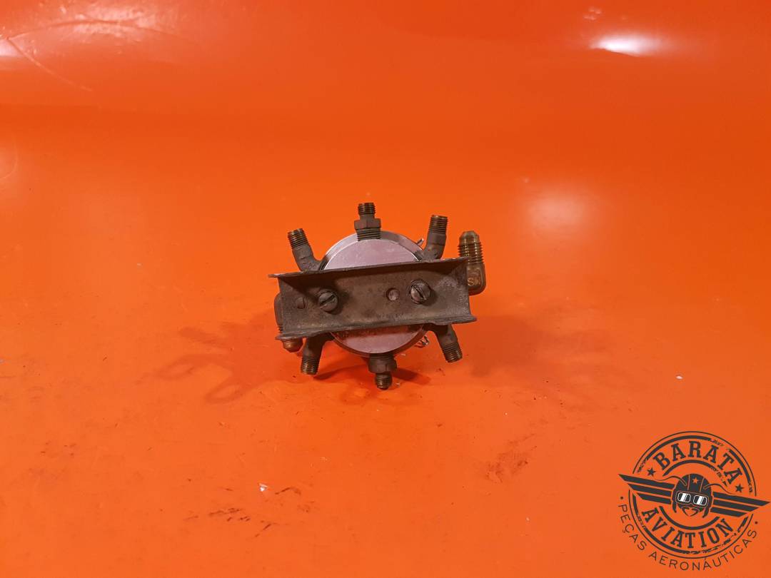 CONJUNTO DE VÁLVULAS, COLECTOR DE COMBUSTIBLE N.° DE P.: 631427-1