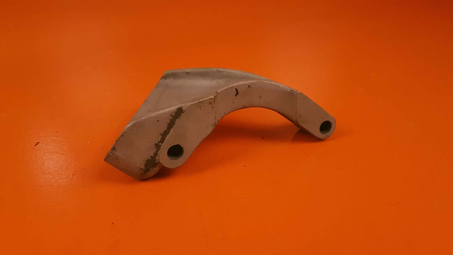 536037 Continental L/H Bracket, Manifold Riser