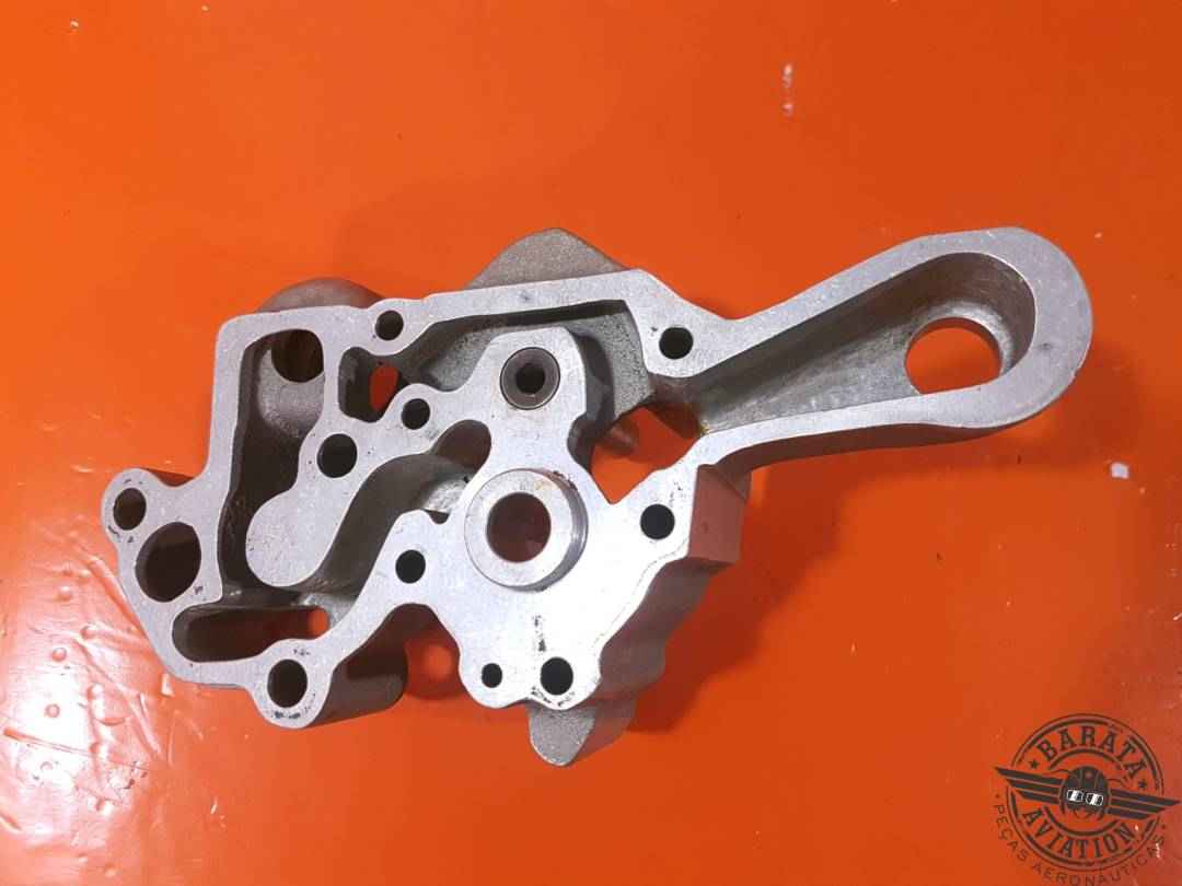 632977 TCM CONTINENTAL HOUSING & SHAFT-OIL PUMP 