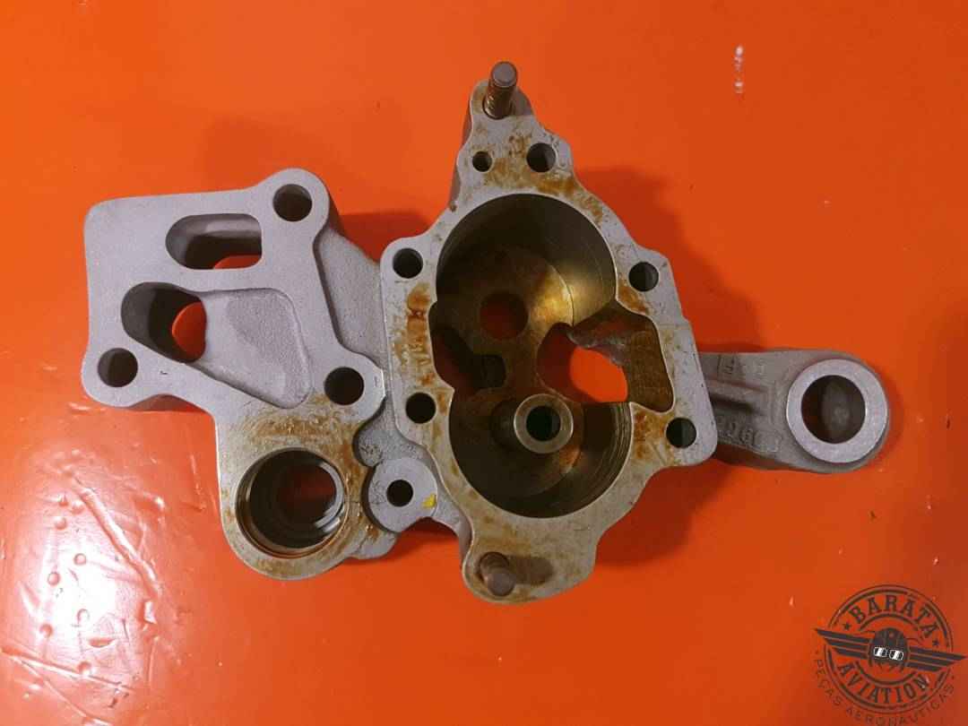 632977 TCM CONTINENTAL HOUSING & SHAFT-OIL PUMP 