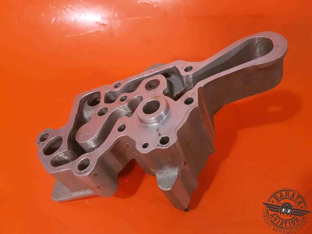 632977 TCM CONTINENTAL HOUSING & SHAFT-OIL PUMP 