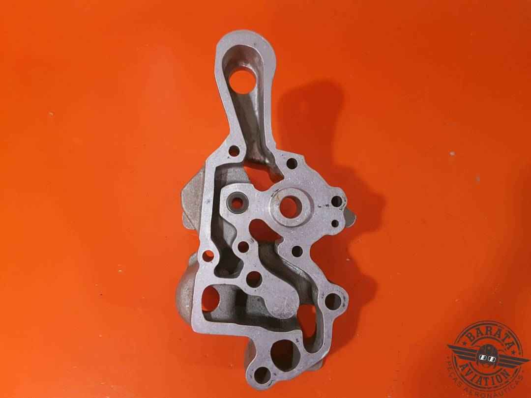 632977 TCM CONTINENTAL HOUSING & SHAFT-OIL PUMP 