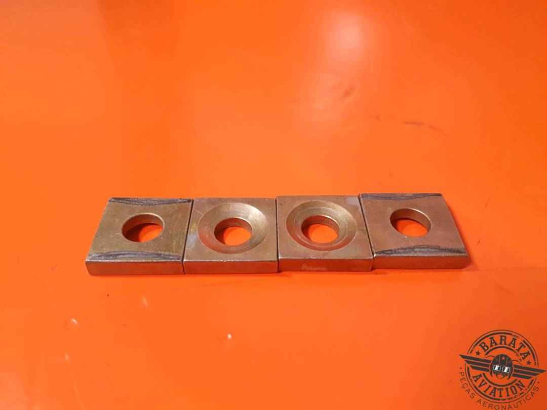 BRACKET STUD FLAT P/N: 646297