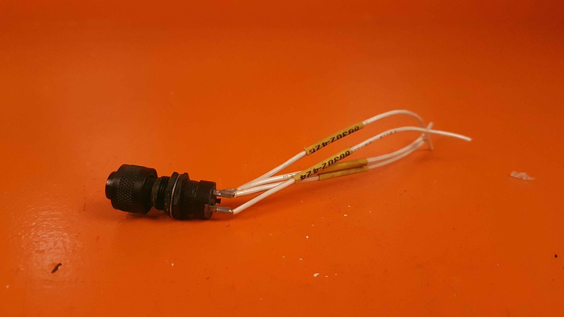 MS25041-2 Press to test Indicator Light.