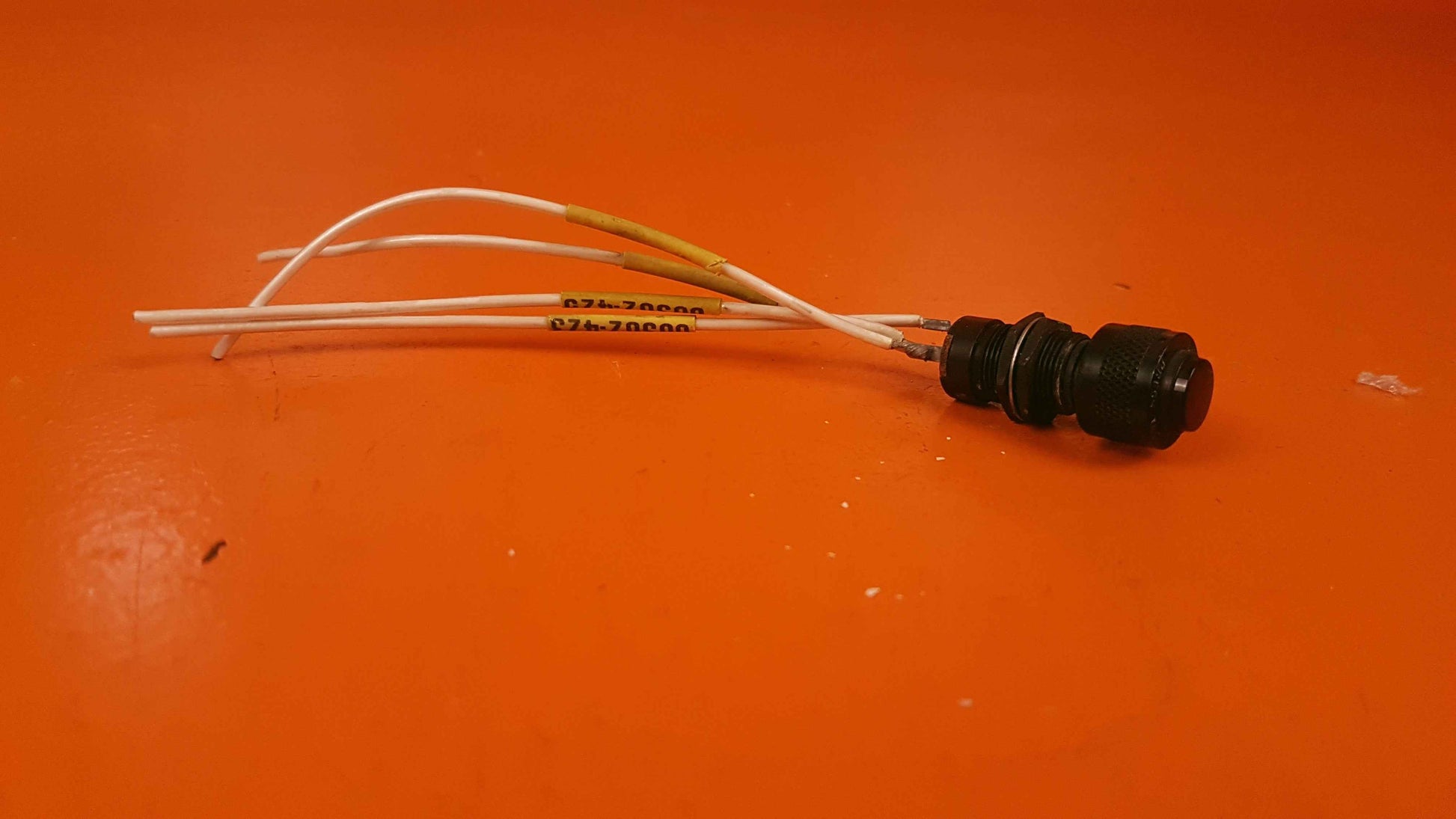 MS25041-2 Press to test Indicator Light.