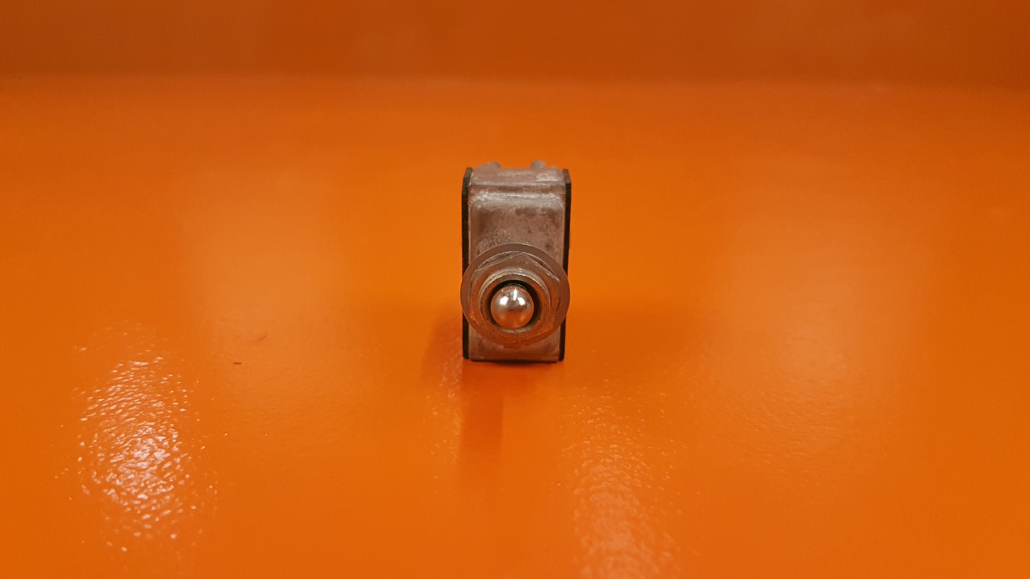 MS35059-26 Toggle Switch