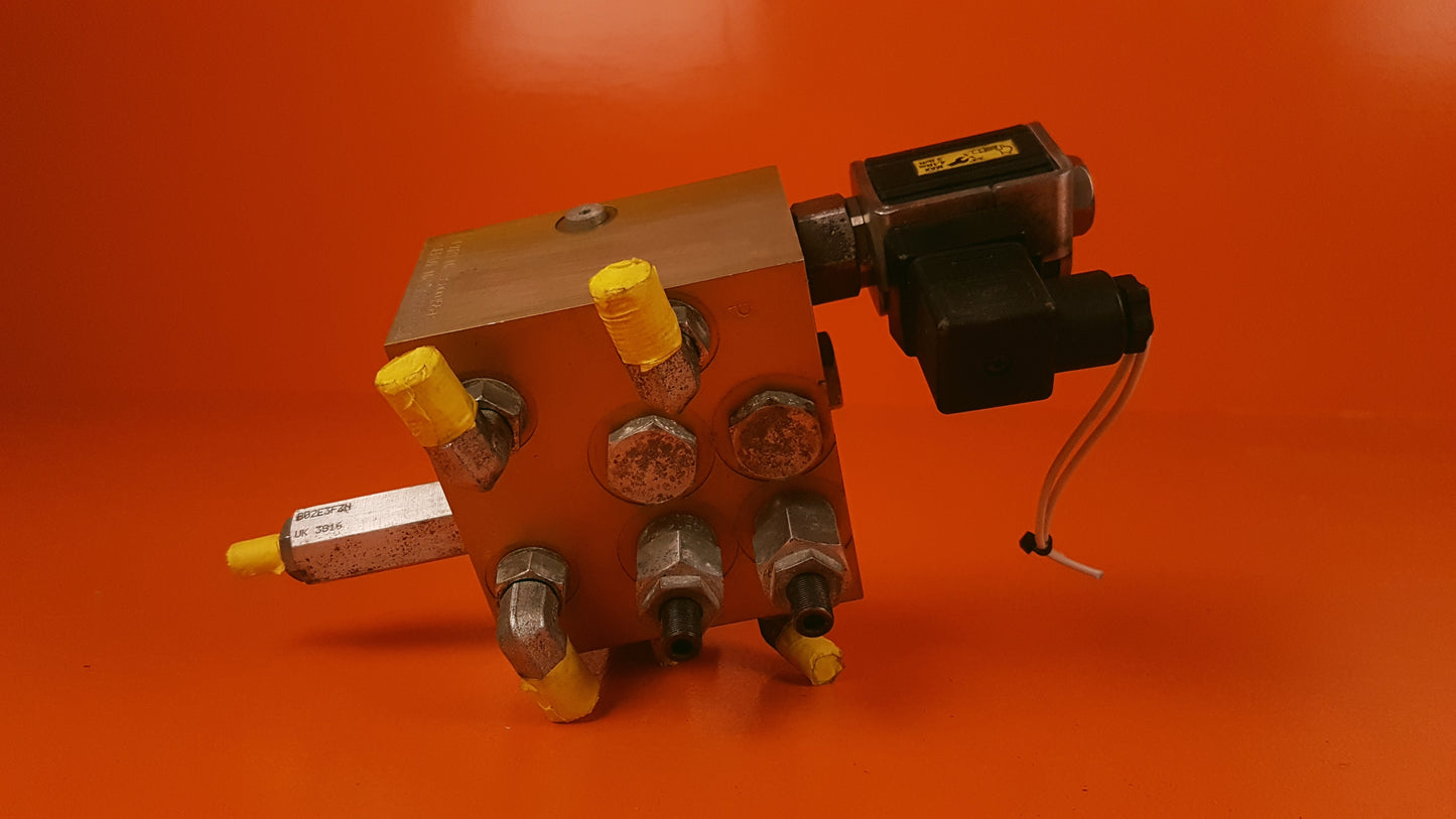 9S000455-C Parker Hydraulic Valve Block