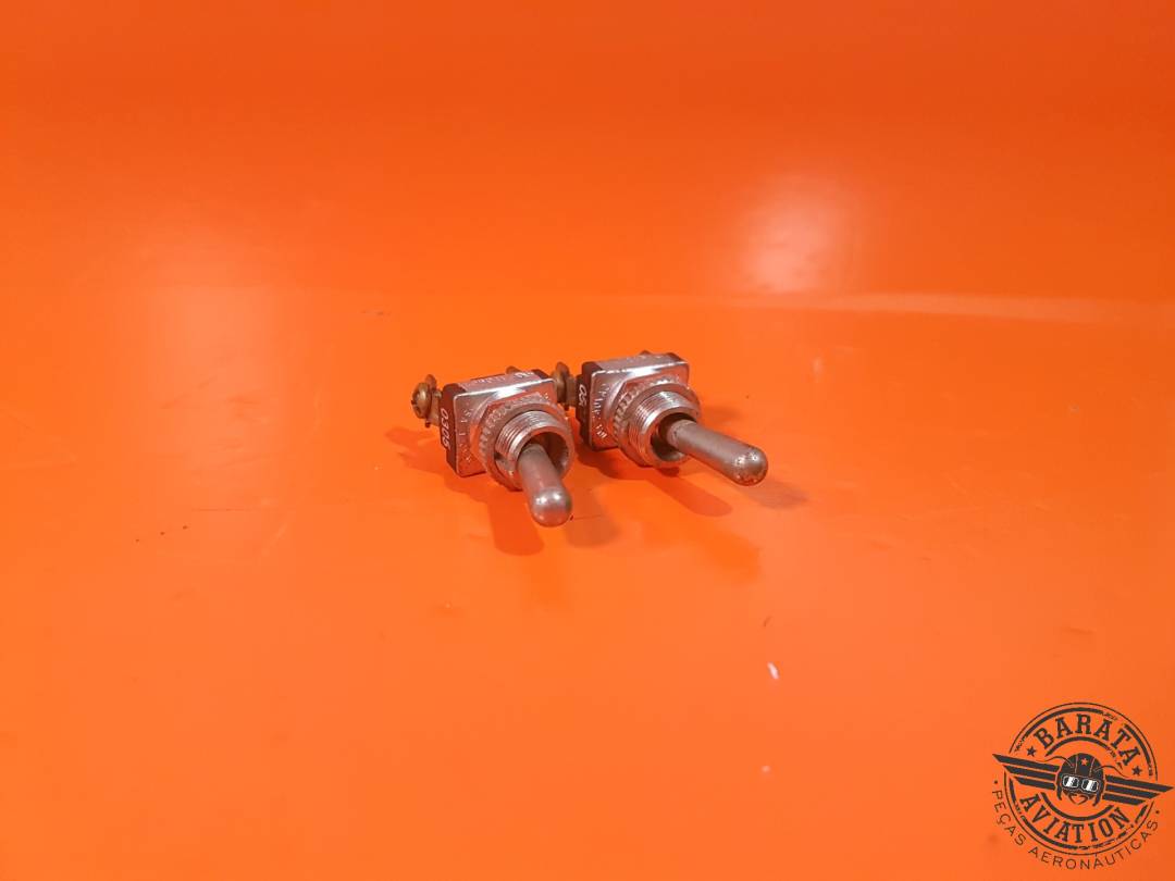 KIT W/ 2 MINIATURE TOGGLE SWITCH P/N LR107402