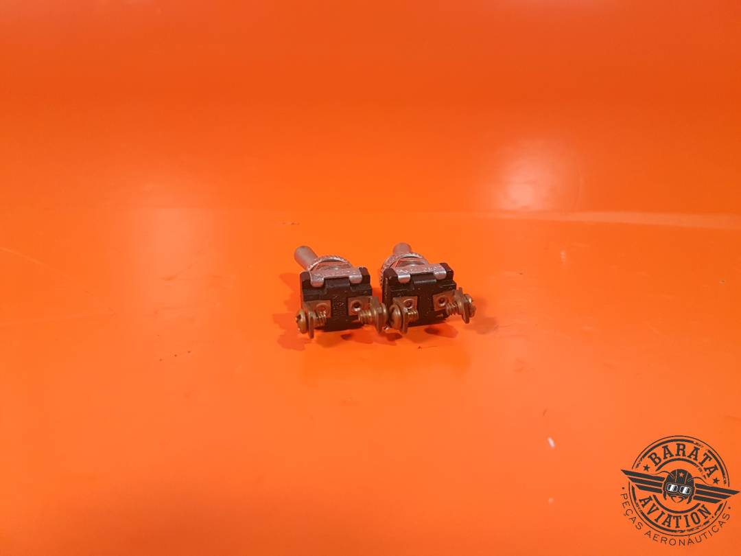 KIT W/ 2 MINIATURE TOGGLE SWITCH P/N LR107402