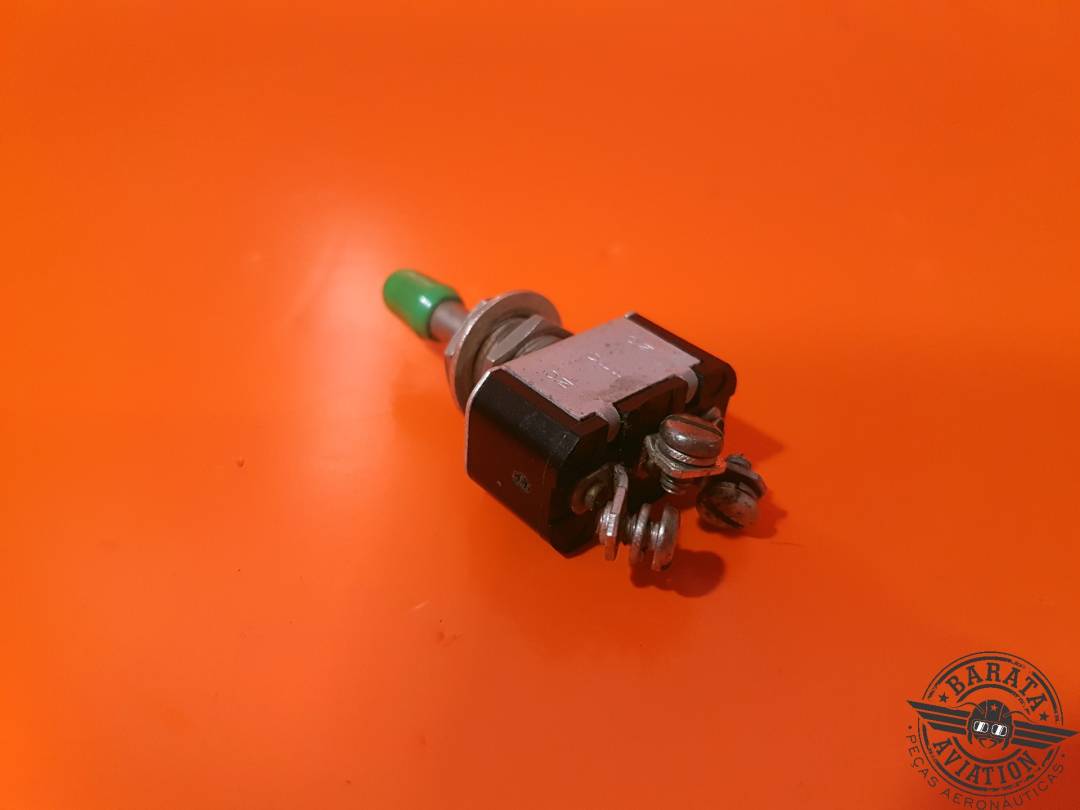 CUTLER HAMMER SWITCH  ON/OFF/ON P/N MS35058-27 