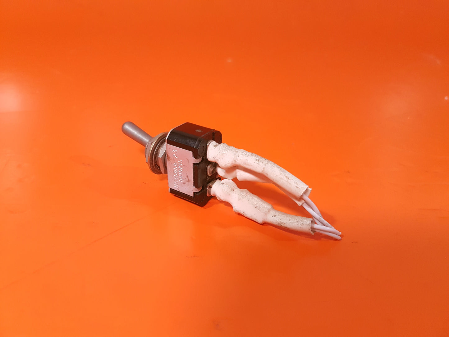 Kit com 2 Switch (MS35059-21 e MS35058-23)