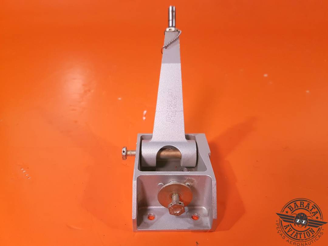 15123-002 BRACKET L/H INBOARD HINGE ATTACH