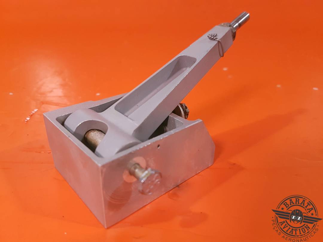 15123-002 BRACKET L/H INBOARD HINGE ATTACH