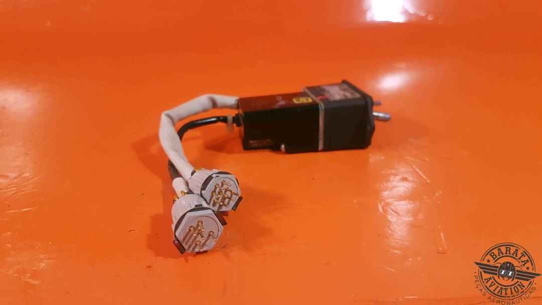 071-1242-06 AlliedSignal KA-51B Slaving Accessory - Caixa externa quebrada