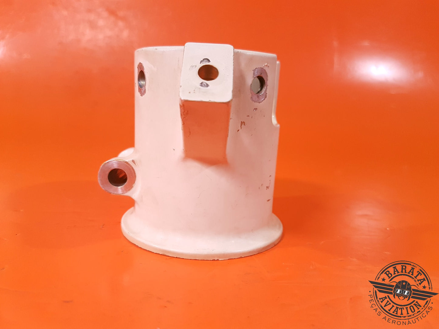 NOSE GEAR RETAINER UPPER (BEECHCRAFT) P/N: 96-820018-3